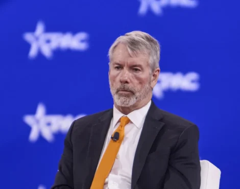 La estrategia de Saylor reflejará una pérdida de $5.9 mil millones tras cambio contable